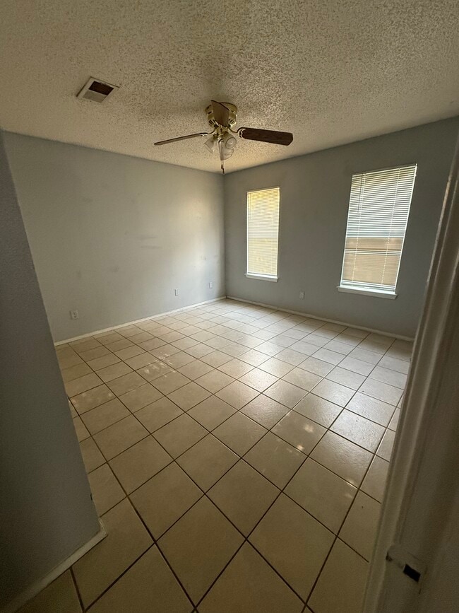 Photo - 2009 West Loop