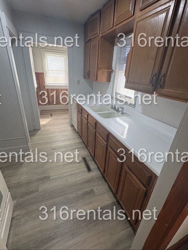 Photo - $950 - 3 bed 1 bath - Single Family Home