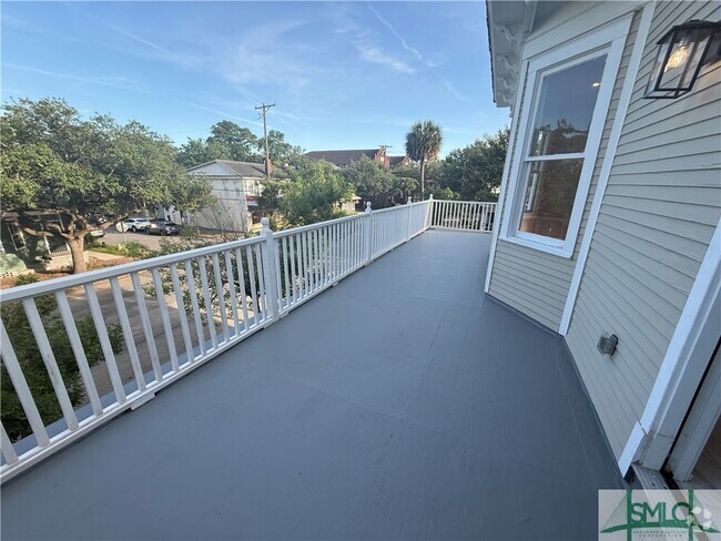 Building Photo - 1611 Abercorn St Rental