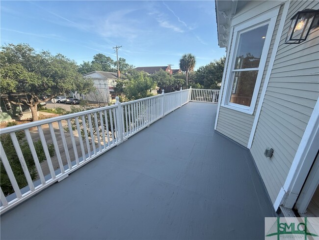Photo - 1611 Abercorn St Townhome