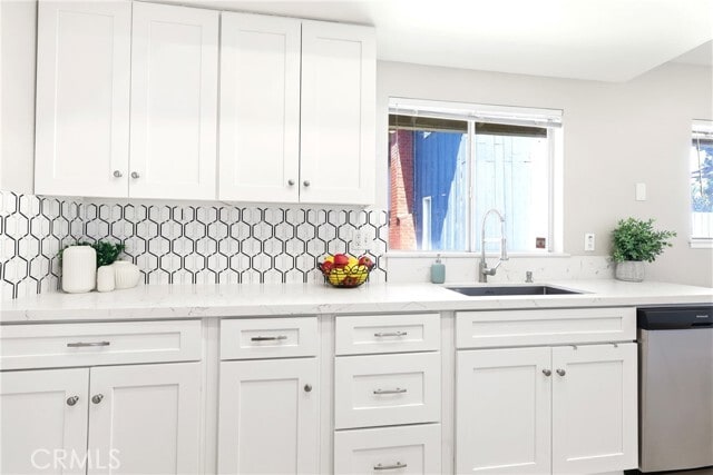 Photo - 2652 College