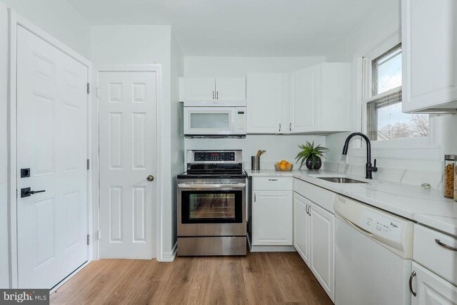 Photo - 108 New Jersey Ave NW