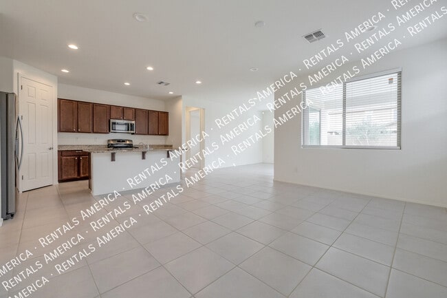 Photo - 16614 W Shangri La Rd
