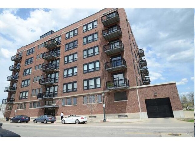 Photo - Water Tower Place