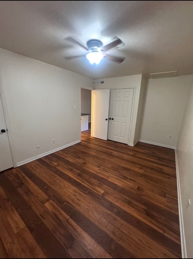 Photo - Lanai Apartments LLC