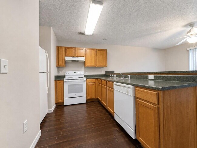 Photo - "Charming 2-Bed Townhouse Oasis - Prime Fort Walton Beach Location!" Unit B