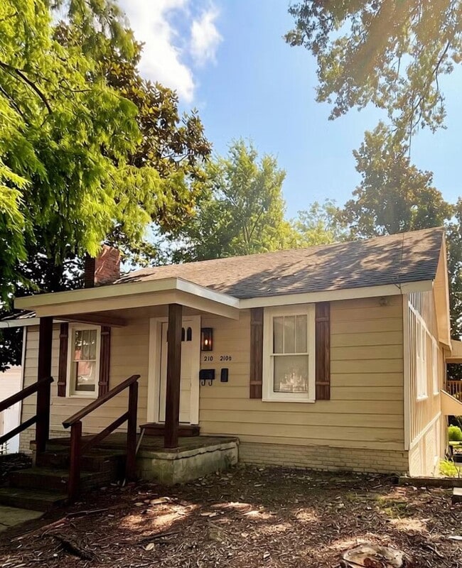 210.5 8th St. N - 210.5 8th St. N