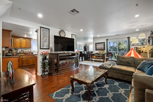 3 br, 2.5 bath Townhome - 1613 West 224th ... - 3 br, 2.5 bath Townhome - 1613 West 224th ...