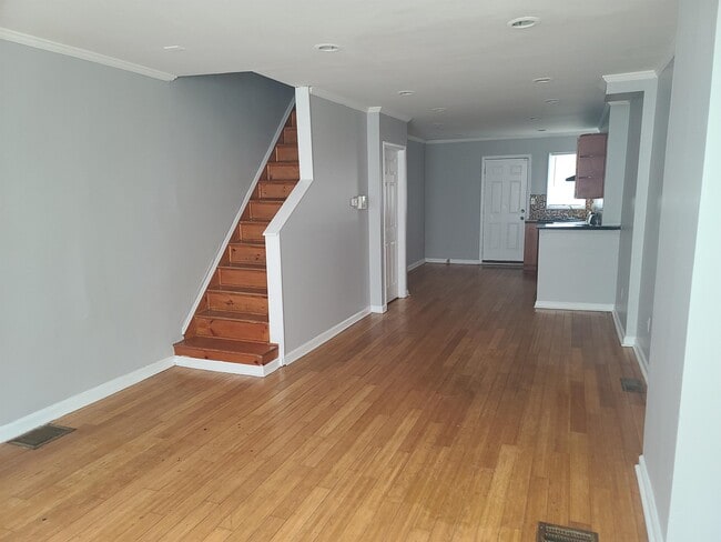 Photo - 3025 N Judson St