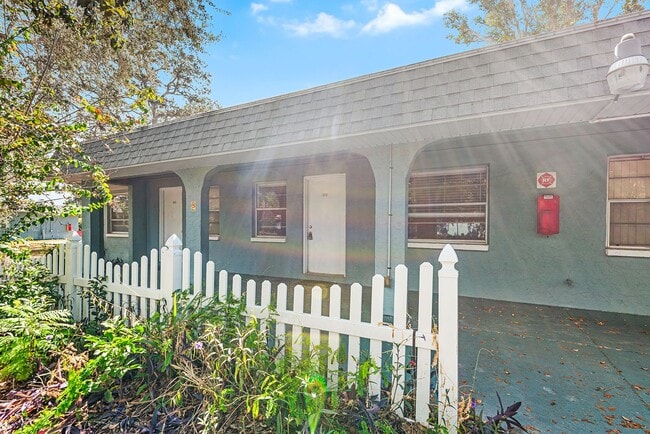 Building Photo - ST PETE APARTMENT FOR RENT!! Unit #112