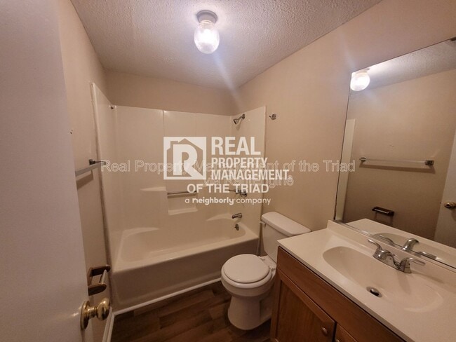 Photo - 2574 Green Oaks Ct SE Unit A