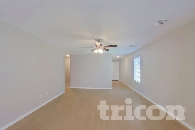 Photo - 911 Ponderosa Ln