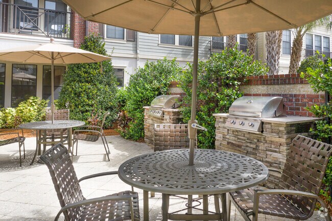 Piscina-parrilla - MAA Tapestry Park