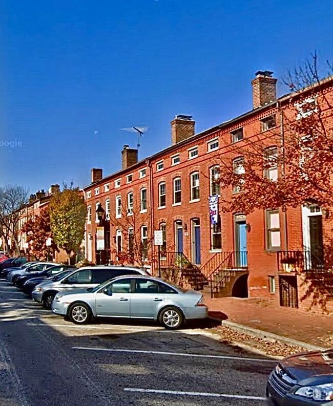 Building Photo - 748 McHenry St Unit Lower