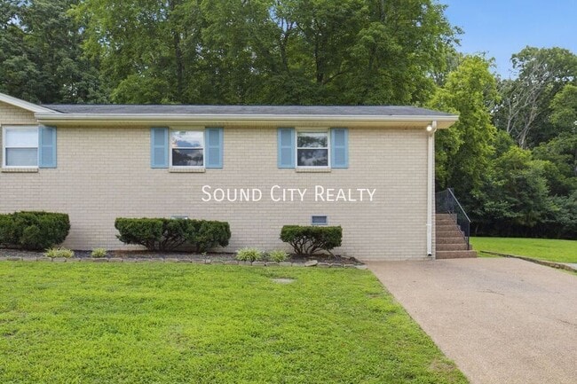 Photo - 923 Oak Vale Dr