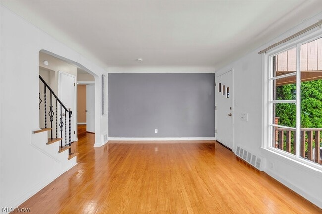 Photo - 15901 Edgewood Ave