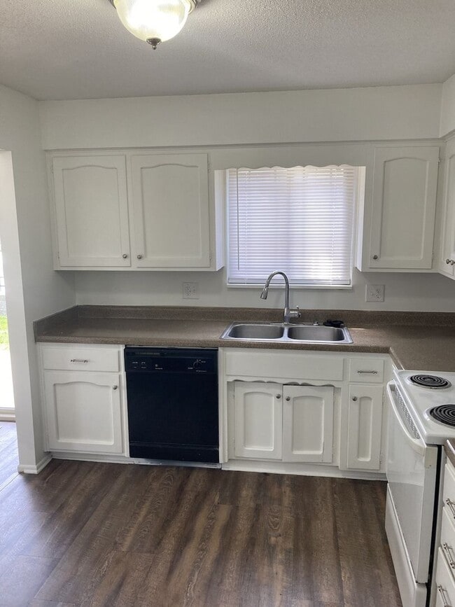 Oasis Apartments Shawnee, KS