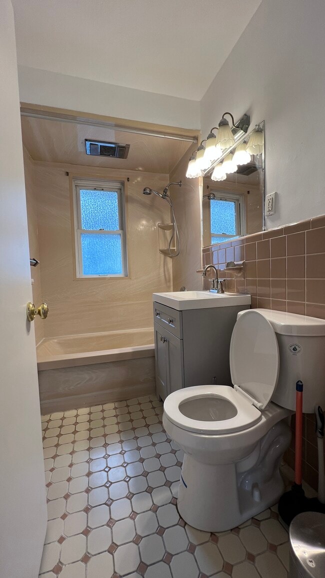 Photo - 20 Chetwynd Rd Condo