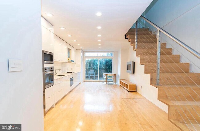 Photo - 1735 Naudain St