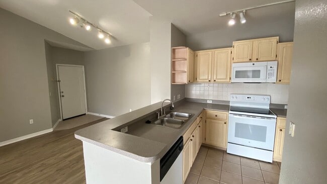 Photo - 2BD/2BA Condo in Bella Terra - Priced to R... Unidad 10306