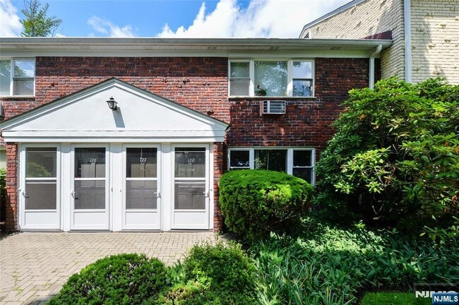 Building Photo - 128 Regency Park Unit 128 Rental