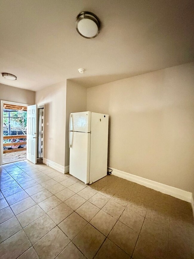Photo - 27 N Edgewood St