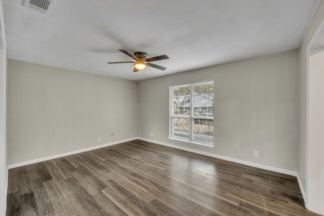 Photo - 3105 Bouvier St