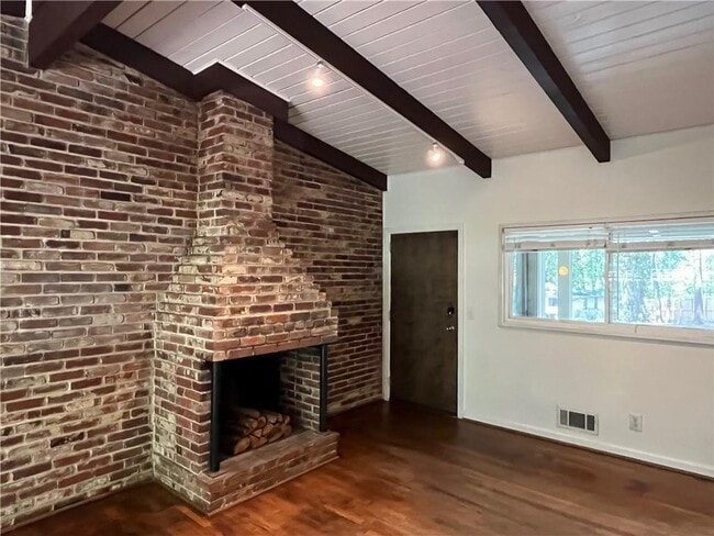Photo - 1945 Dellwood Dr NW