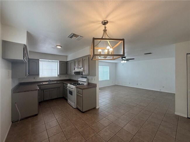 Photo - 2529 Simms Ave