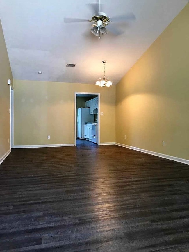 Photo - 239 High Point Way