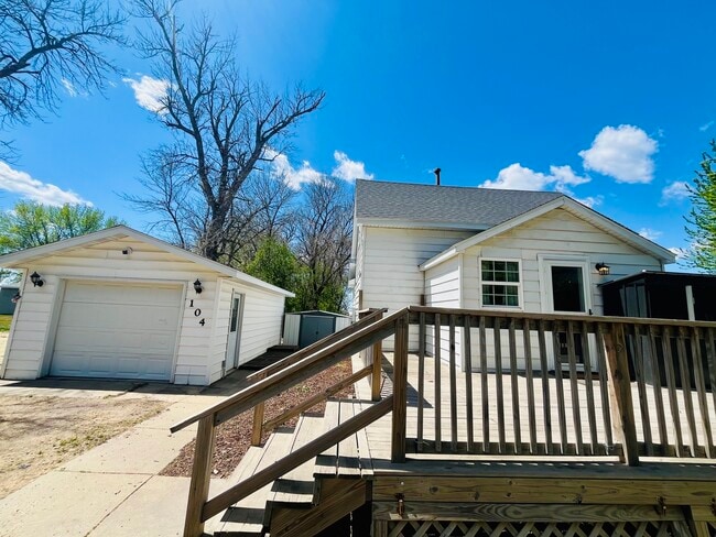 Photo - 104 Cedar Ct