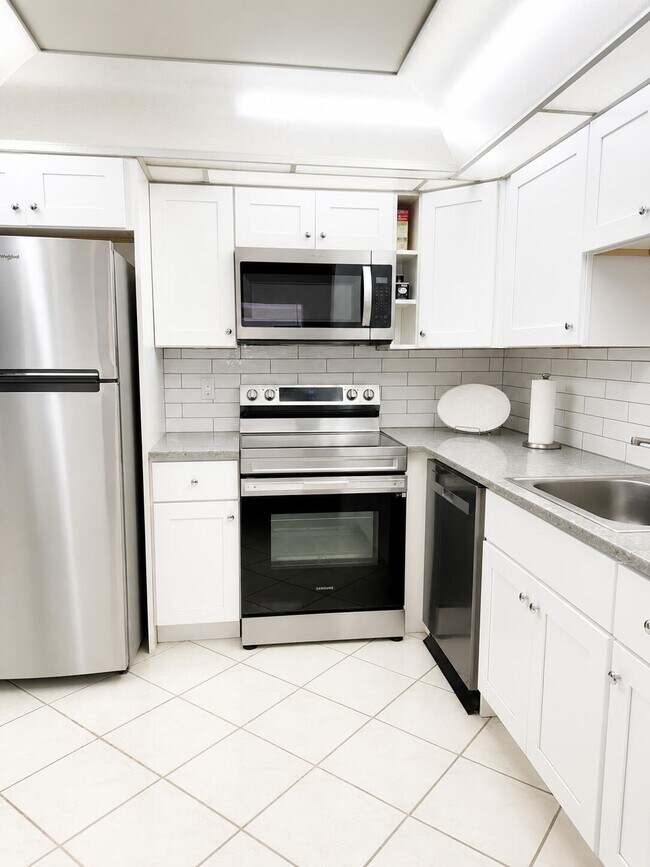 Photo - 6 Brittany Ln Unit 6a
