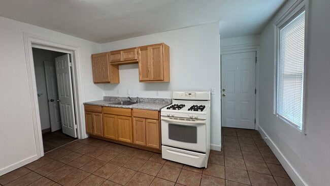 Photo - 156 National Ave SW