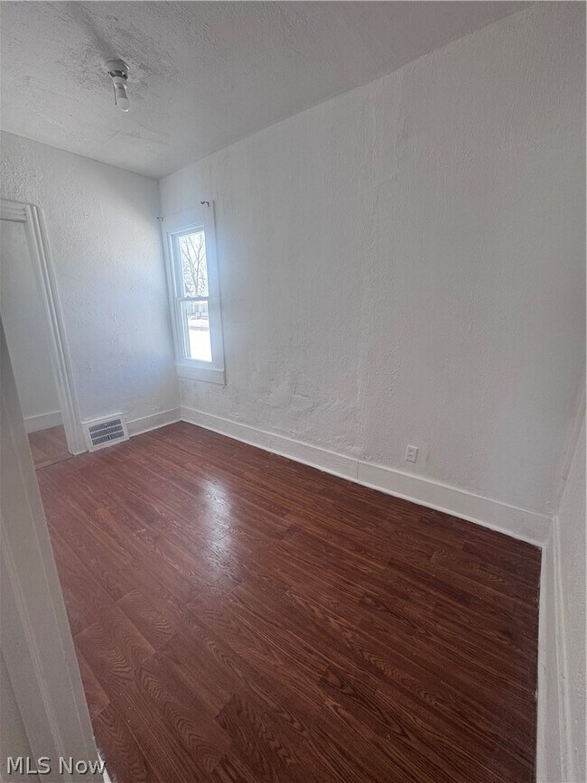 Photo - 6606 Charter Ave