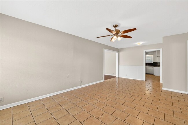 Photo - 929 Ashland Dr