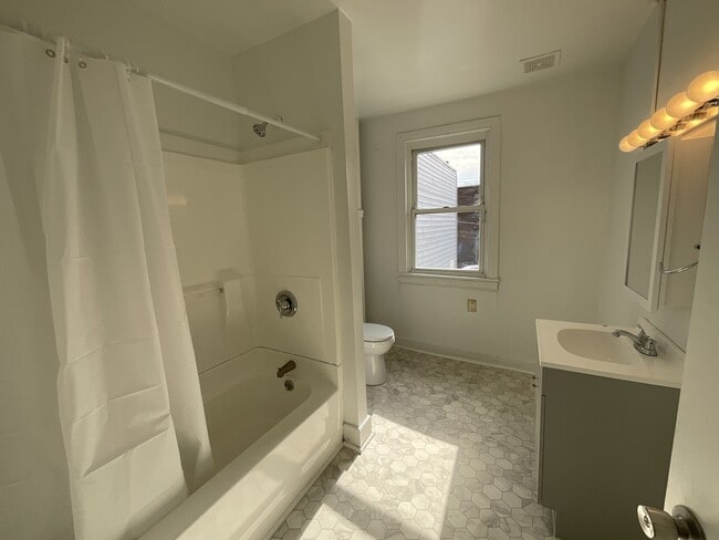 Photo - 246 Walnut St