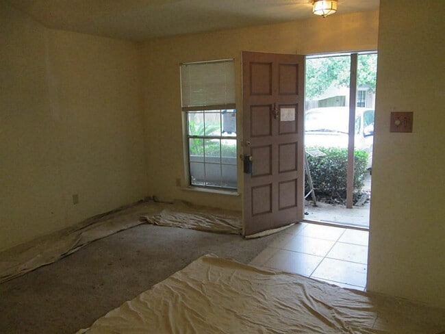 Building Photo - 19947 Sutton Falls Dr Rental