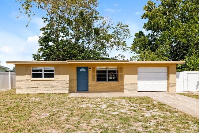 Building Photo - 11034 Taft Dr Rental