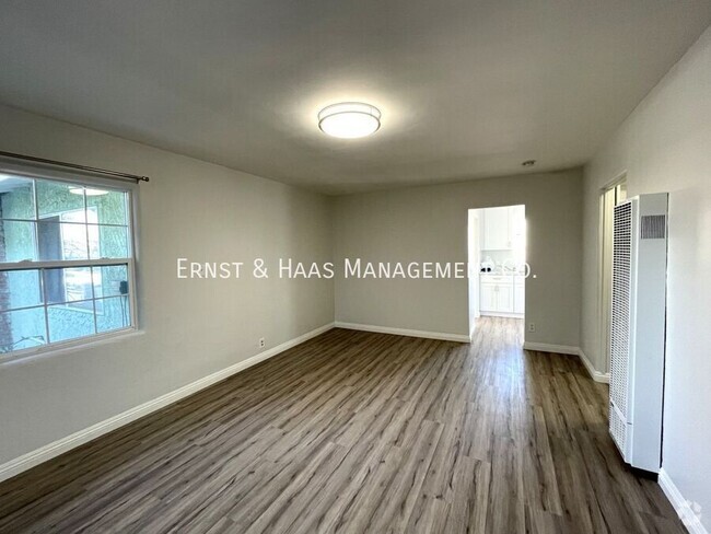 Building Photo - Amazing 1 Bedroom Apartment in Long Beach!