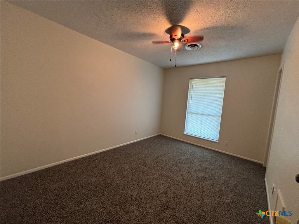 Photo - 107 Yorkshire Ln