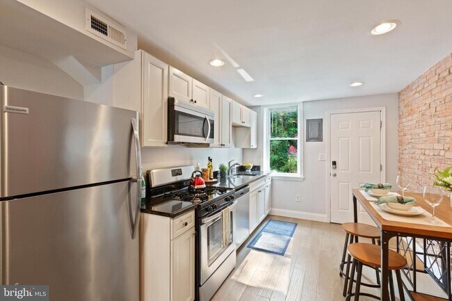 Photo - Amazing location close to all that Station...