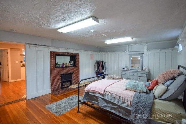 Building Photo - 1863 Commonwealth Avenue Unit 11