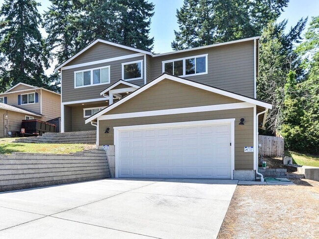 Building Photo - Spectacular 4 Bed/2.5 Bath with 2 Car Gara... Rental