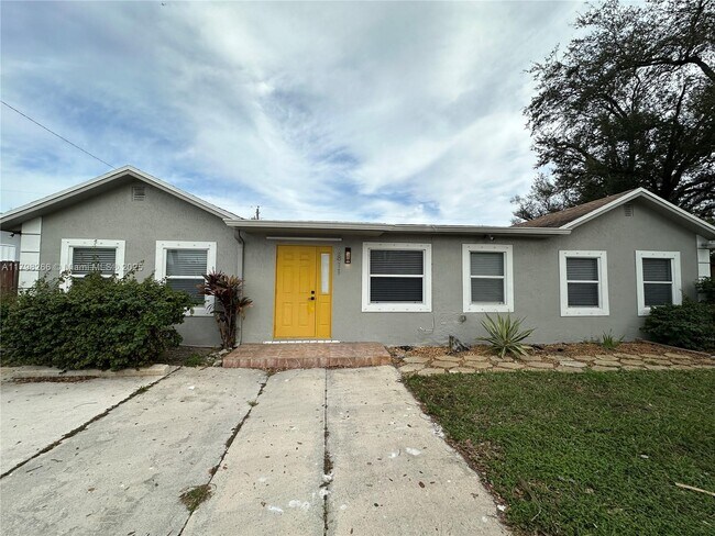 Photo - 2811 NW 88th St Apartment Unit 1