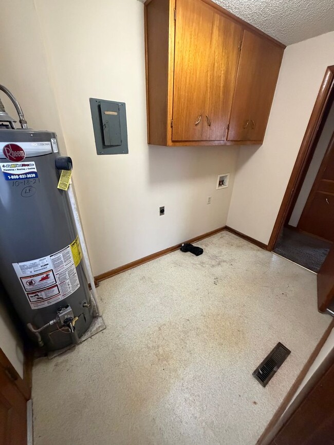 Photo - 3 Bedroom, 1 Bathroom House with Garage