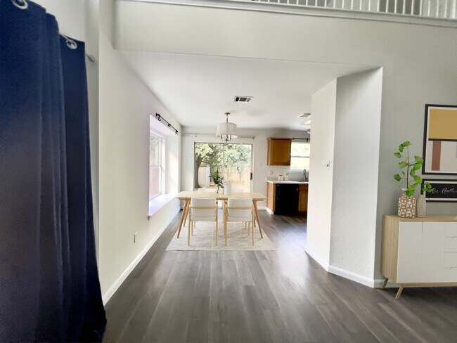 Dining room (staged) - 7701 Peabody Dr