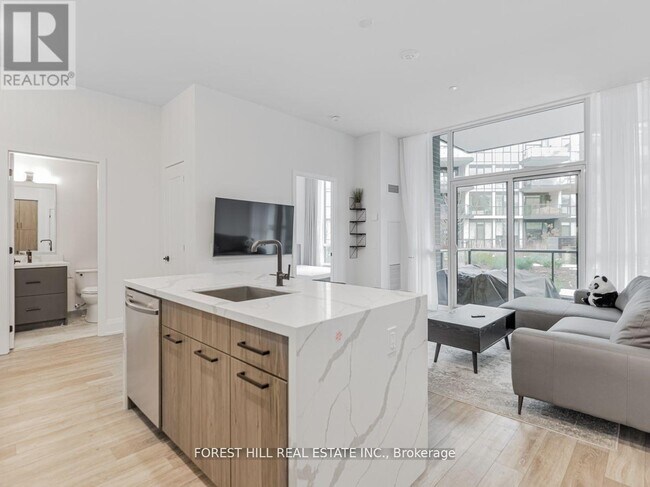 Photo - 415 Sea Ray Ave