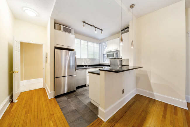 Photo - 137 Peterborough St Condo Unit 3