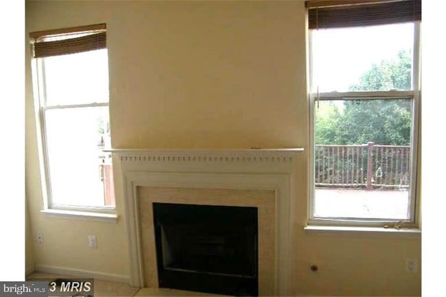 Photo - 21505 Trowbridge Square