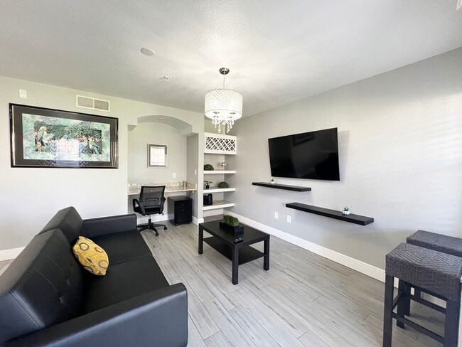 Photo - 7280 Westpointe Blvd